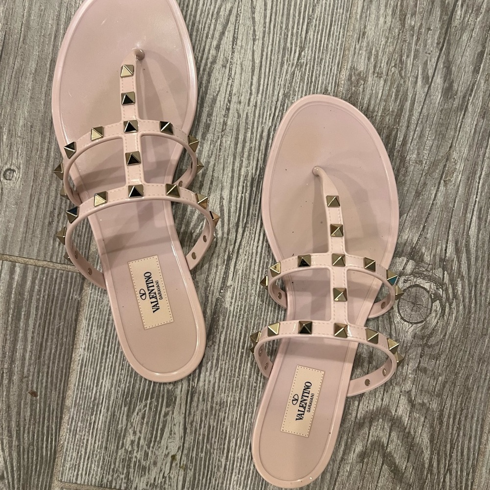 Valentino garavani rockstud thong sandal
